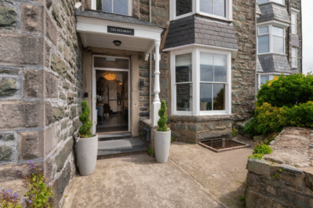 Luxury Seaside Home Promotes Barmouth as a Four-Season Getaway